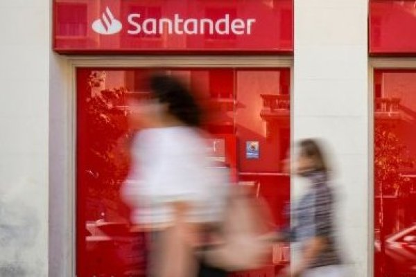 <p>Santander Chile emite el primer bono verde en el país con uso de fondos para hipotecas verdes</p>
