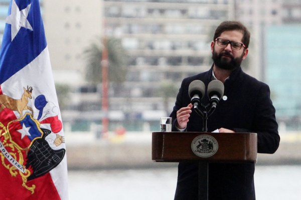 Boric encabeza la firma del acuerdo para expandir el puerto de Valparaíso: "Si queremos avanzar en un desarrollo más justo, necesitamos más y mejores puertos"