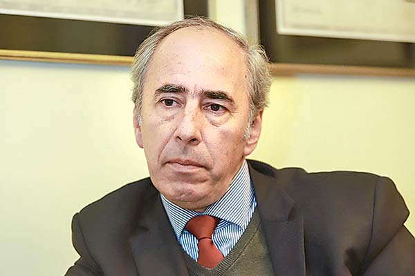 Presidente de la CPC califica de "dolorosa" la salida de Sinovac de Antofagasta y reitera que debe cerrarse el debate constitucional
