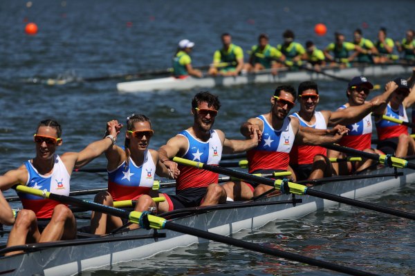 El Team Chile se despide del remo con 10 medallas y hermanas Abraham logran récord de preseas
