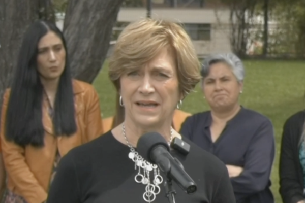 <p>Ahora en DF | Matthei se declara a favor de la propuesta constitucional</p>