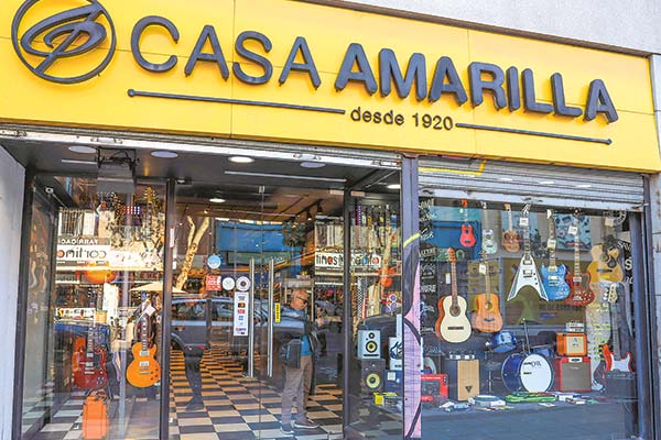 Familia que fundó Casa Amarilla hace más de 100 años vende la empresa al grupo argentino Xpro