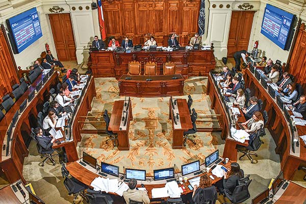 Expertos sacan al pizarrón normas laborales de la propuesta constitucional