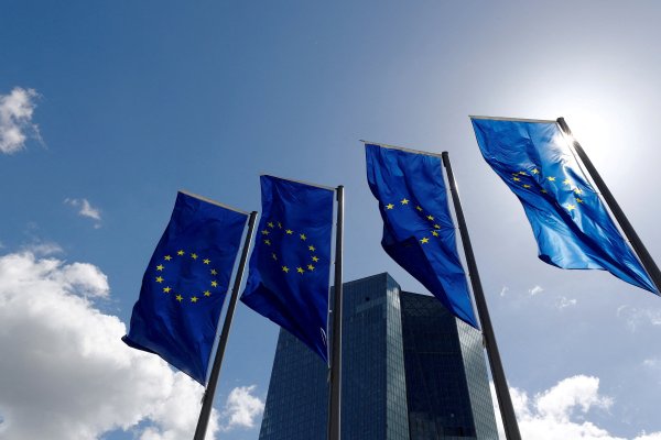 <p>BCE cumple con las expectativas y mantiene tasas sin cambios</p>
