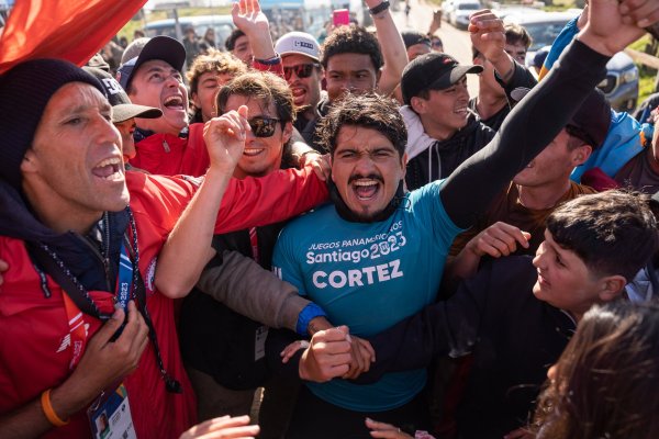 Rafael Cortez se convierte en subcampeón y le entrega la primera medalla panamericana al surf nacional