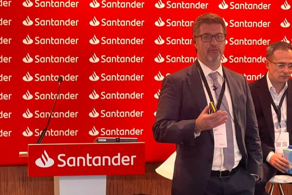 Santander y proceso constitucional: "Esto podría no cerrarse de buena manera y eso es un riesgo"