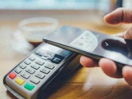 Transacciones con medios electrónicos en Argentina crece 25% en el primer semestre, según el banco central