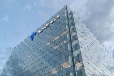 El Estado español estudia comprar una parte de Telefónica