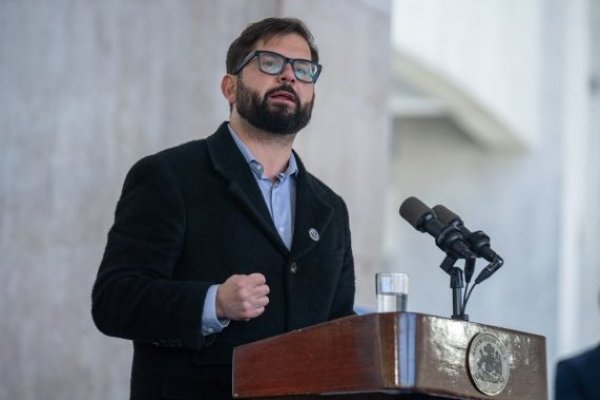 <p>Boric anticipa que Huachipato acudirá a comisión anti distorsiones por crisis del acero y afirma que “esto tiene que ver con exceso de oferta de empresas chinas”</p>