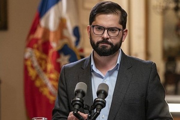 <p>Presidente Boric llama a consulta al embajador chileno en Israel en medio de la ofensiva en Gaza</p>