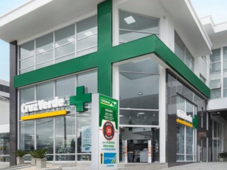 El problema de Cruz Verde y EPS Sanitas por falta de pago de la prestadora de salud