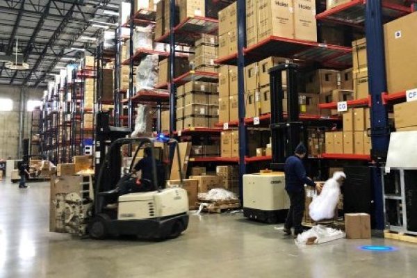 <p>La productividad laboral de EEUU registró en el tercer trimestre su mayor avance en tres años</p>