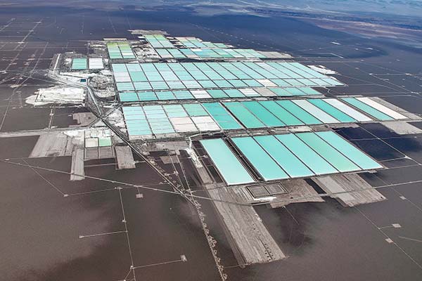 Mayor productor mundial de litio advierte que el desplome de los precios pone en peligro el suministro