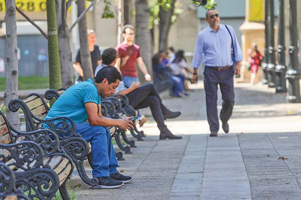 Desocupación nacional llega a 9%, su mayor nivel en dos años