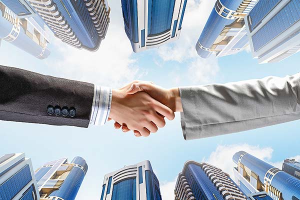 Polos inmobiliarios en el exterior ganan terreno
