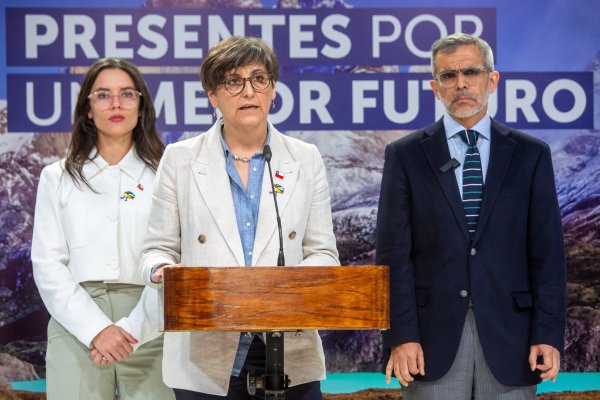 Golpe a isapres: indicaciones del Gobierno desechan reajuste de planes e imposibilitan mecanismo que bajaba deuda a US$ 451 millones