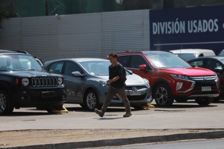 ¿Qué pasa en Colombia y Perú con los autos usados?: ventas disminuyen en todos los segmentos, pero crecen en los eléctricos