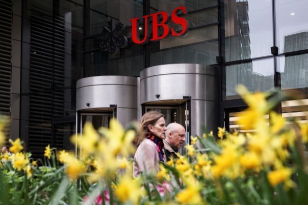 <p>UBS registra las primeras pérdidas trimestrales desde 2017 por los costos del acuerdo con Credit Suisse</p>