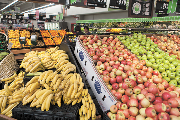 Aumento del valor de la Canasta de Alimentos comenzaría a frenarse en octubre, impulsada por el plátano y la manzana