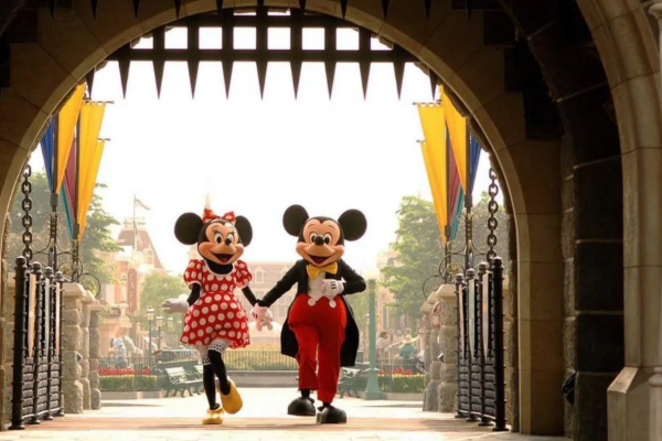 Disney supera las estimaciones de ganancias y busca US$ 2 mil millones adicionales en ahorros de costos