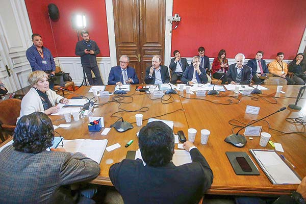 Senadores discrepan de idea de incluir al sistema de ADP los nombramientos de notarios
