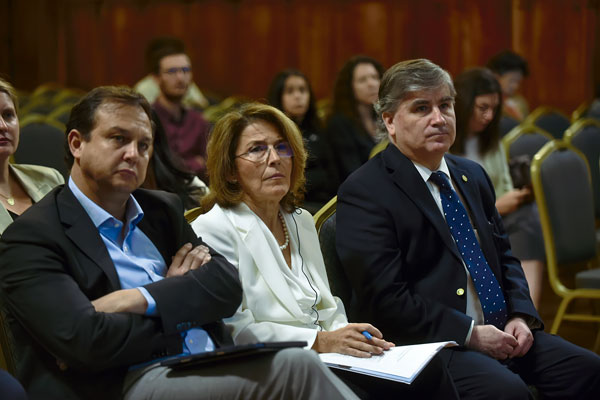 <p>La secretaria general adjunta de la OCDE, Fabrizia Lapecorella, expuso este jueves en Santiago.</p>