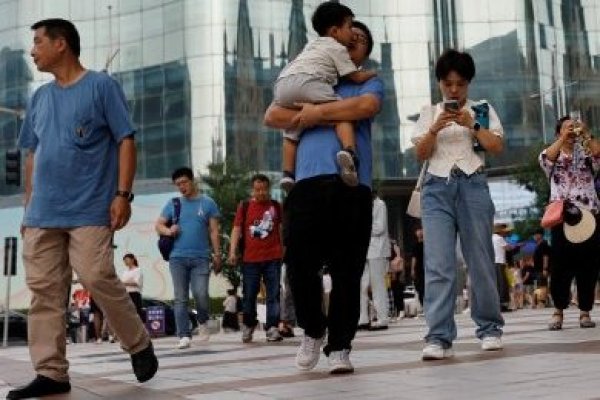 China vuelve a caer en la deflación, en un nuevo golpe a la recuperación de su economía
