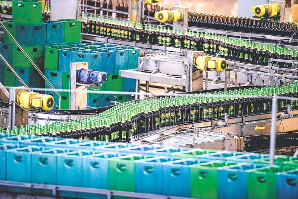 <p>CCU alude a alta base de comparación y bajas temperaturas por menor volumen de ventas</p>