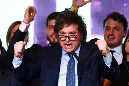 Más de 100 economistas internacionales lanzaron una dura advertencia por Milei: "Devastación y caos..."