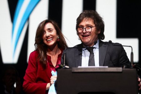 Victoria Villarruel, vicepresidenta de Milei, aseguró que la dolarización "se hará con los ahorros de los argentinos"