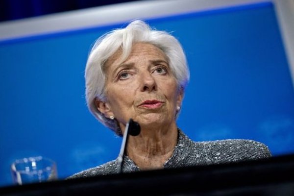<p>Lagarde advierte sobre "un resurgimiento de cifras inflacionarias probablemente más altas en el futuro y deberíamos estar esperándolo"</p>
