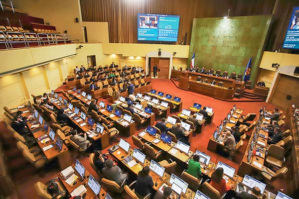 Presupuestos 2024: Cámara aprueba idea de legislar en sesión marcada por el rechazo al ingreso de la directora de Dipres