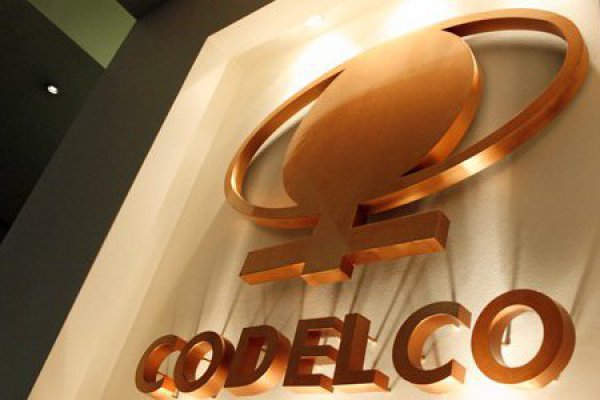 <p>Pacheco advierte que la creciente producción de cobre de China deja menos espacio para Codelco</p>