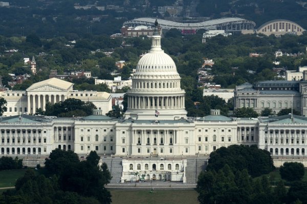 Cámara de Representantes de EEUU aprueba plan de gastos y aleja la amenaza de un cierre del gobierno