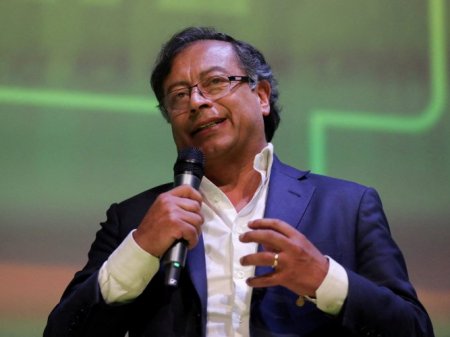 The Economist: Gustavo Petro está "tambaleándose y es impopular”