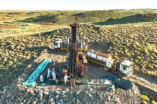 Mineral Resources sube participación en Azure y crece batalla por la firma de litio australiana que quiere SQM
