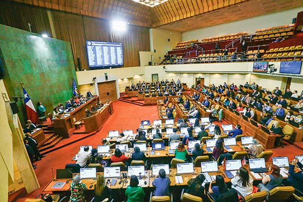 En el Congreso piden comisión investigadora, sesión especial para analizar el caso Hermosilla y una agenda para evitar que se repita