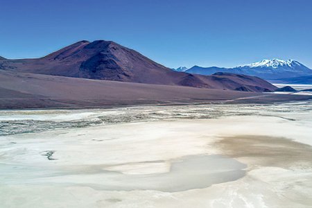 Litio de Argentina saldrá por puertos chilenos y desde ahí llegará a clientes como Tesla y BYD