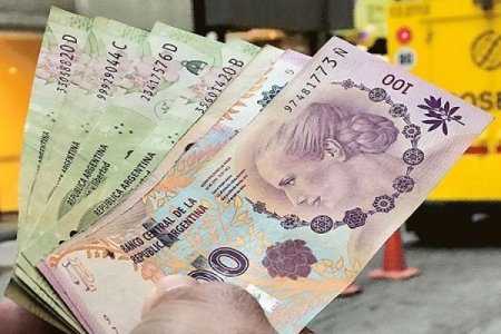 Argentina a cuatro días de las elecciones: dólar blue retorna a los 1.000 pesos y el banco central vuelve a intervenir