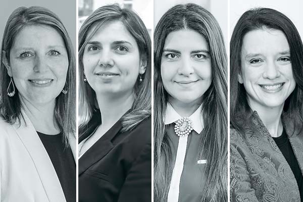 <p>Alejandra Vicencio, socia de auditoría de KPMG Chile. Gabriela Romero, socia de Financial Advisory de Deloitte Chile. Loreto Pelegrí, socia del área Legal & Tax de PwC Chile. Macarena Navarrete, socia principal de EY Chile.</p>