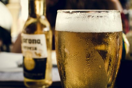Ola de calor en Brasil: gremio gastronómico proyecta crecimiento del 40% en consumo de bebidas, principalmente cerveza