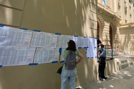 Cierran las mesas en Argentina y comienza el proceso de conteo manual de los votos: cómo se vive la elección