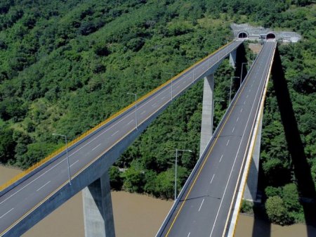 Ministerio de Transporte de Colombia estudia "una revisión a fondo" del modelo de concesiones