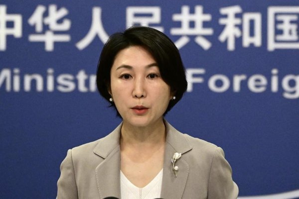 China advierte que sería un "grave error" que Argentina cortara sus lazos