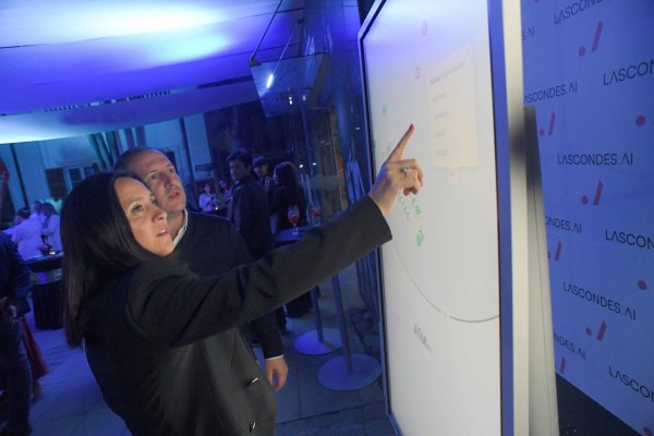 Las Condes lanza plataforma de IA generativa para mejorar el control y monitoreo de delincuencia en la comuna