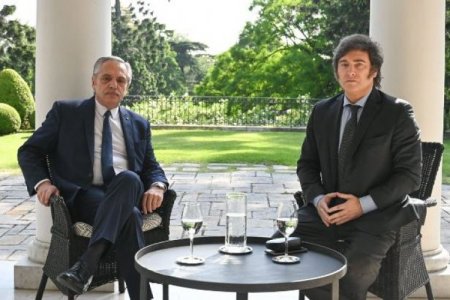 Javier Milei se reúne con Alberto Fernández para iniciar transición en Argentina en día clave para los mercados