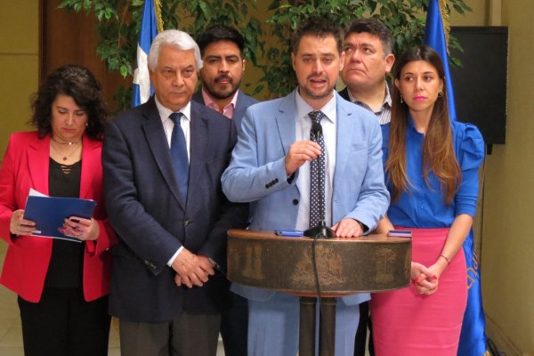 Bancada de diputados socialistas presenta primera querella en el caso audios-Factop por eventual delito de cohecho