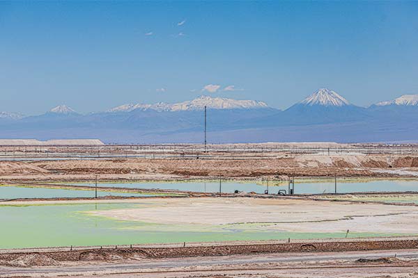 Albemarle y SQM suben aportes al Fisco por litio y entregan US$ 3.100 millones a septiembre de este año