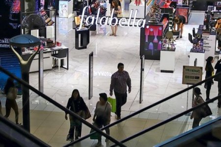 Una tercera clasificadora de riesgo rebaja la nota de Falabella por "deterioro estructural en su posición financiera"