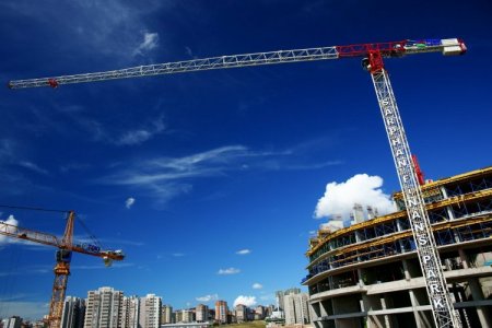 Más de 3.000 proyectos de construcción en peligro por los recortes de gasto de Javier Milei